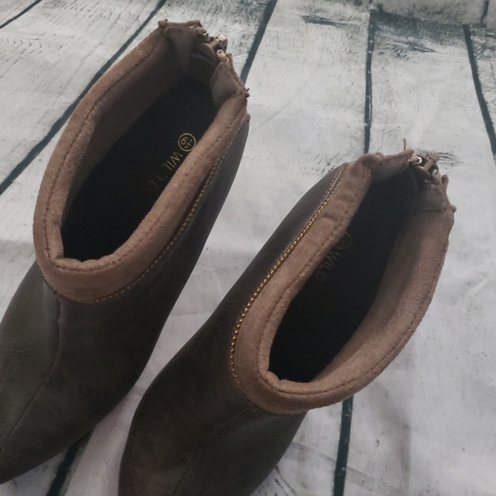DONATED WILD DIVA LOUNGE pointed toe zip bootie6.5 - Picture 4 of 8
